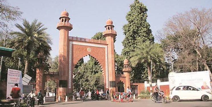 اے ایم یو کے طلبا کو اب سناتن دھرم پڑھایا جاۓ گا