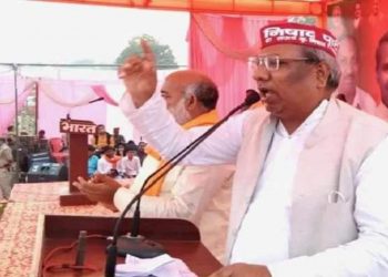 ( مسلمان )مندروں کے آس پاس کی مساجد ہٹا لیں,یوپی کے وزیر نشاد کا ‘مشورہ’