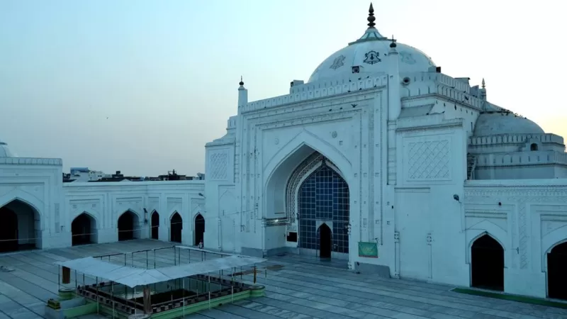 اب بدایوں کی جامع مسجد میں شیولنگ کا دعویٰ ،مقدمہ بھی درج