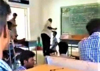 یوپی :سورن ٹیچر نے بایک چھونے پر دلت بچے کو بے رحمی سے مارا