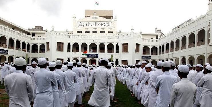مدارس پر کڑی نظر،سروے بھی  ہوگا:سی ایم اتراکھنڈ کے تیور