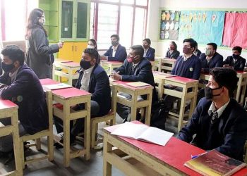 اگلے تعلیمی سیشن میں زیادہ "بھارتیہ اور گورو "والا سلیبس لاگو کیا جاسکتاہے:رپورٹ