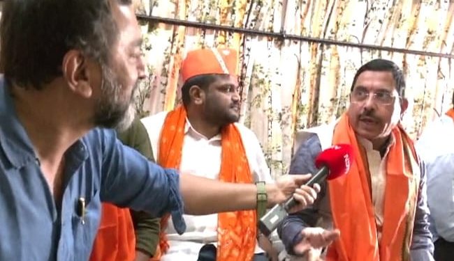 بلقیس کے مجرموں کی رہائ کو مرکزی وزیر جوشی نے صحیح بتایا ،