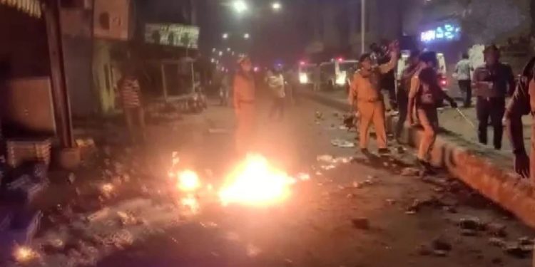 وڈودرا میں فرقہ وارانہ تشدد،آتشزنی، پتھراؤ ،متعدد زخمی،اضافی فورس تعینات