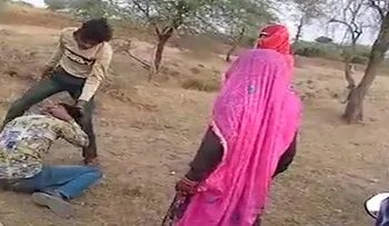 پیار کی سزا،نوجوان کو پیشاب پلایا،گرم چمٹے سے داغا،بے رحمی سے پیٹا،کئ گرفتار