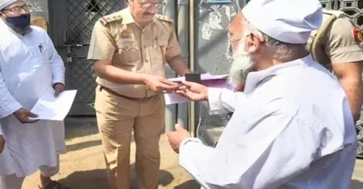 عدالتی حکم پر تبلیغی مرکز کی چابیاں پولیس نے مولانا سعد کو دے دیں