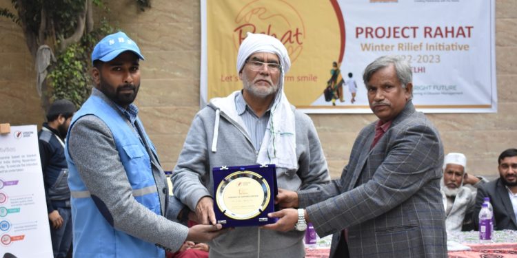 سوسائٹی فار برائٹ فیوچر کے زیرِ اہتمام غریبوں میں کمبل تقسیم
