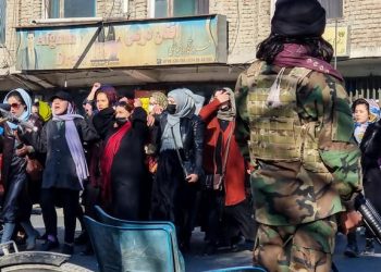 این جی اوز سے منسلک تمام خواتین کام کرنا بند کر دیں:طالبان