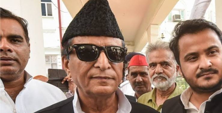رامپور میں انتظامہ ووٹروں میں دہشت پھیلارہا ہے:اعظم خاں