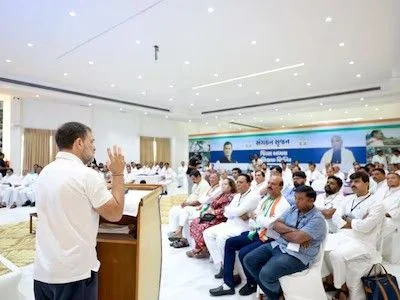 راہل مسلمانوں کے خلاف موب لنچنگ،ہیٹ اسپیچ اور بلڈوزر ایکشن جیسے ایشوز پارلیمنٹ میں اٹھائیں: پارٹی کے مسلم کارکنوں کی مانگ