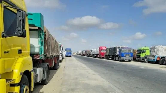 عالمی دباؤ کا اثر:مصر سے&nbsp; غزہ میں امدادی ٹرکوں کی روانگی،یواے ای کا پیراشوٹ سے امداد شروع کرنے کا اعلان