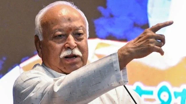 بھارت کا ترجمہ نہیں ہونا چاہیے، ورنہ اپنی شناخت کھودے گا،اسے اب سونے کی چڑیا نہیں شیر بننا ہے :بھاگوت