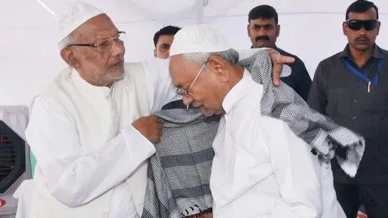 نتیش کو مسلم ووٹ ملیں گے؟ 87 سیٹوں پر مسلم آبادی 20فیصد ، فیصلہ کن ووٹ جائے گا کہاں؟