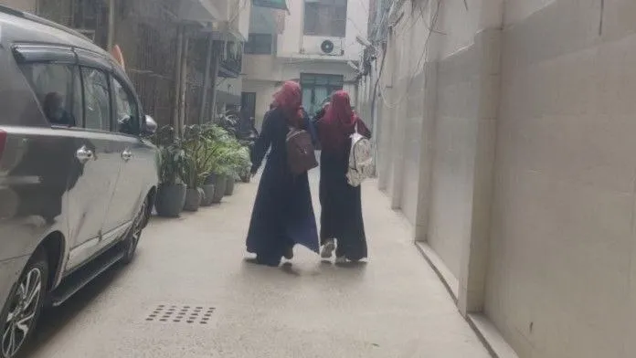 Al Falah University Headquarters Crowd