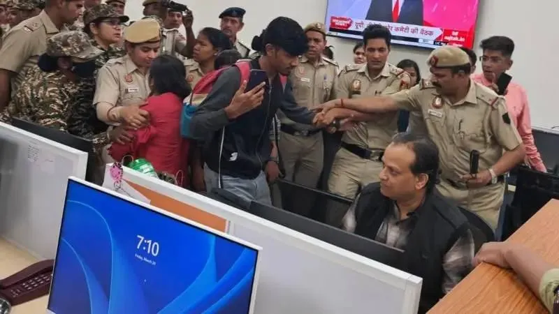 UNI Office Sealing News