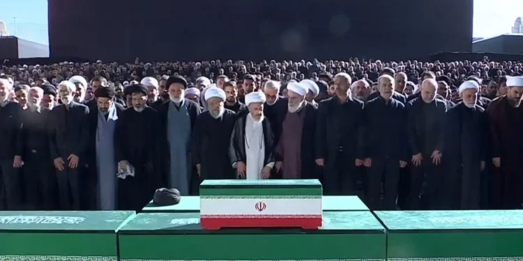 خامنہ ای کے جنازے میں مجتبیٰ خامنہ ای کی غیر حاضری نے اٹھائے کئی سوالات